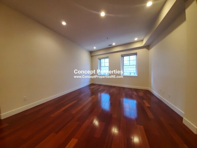 Living room - 520 Harrison Ave