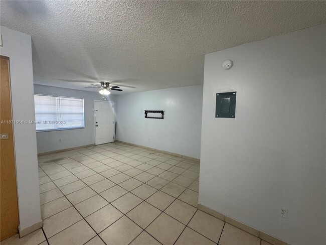 Foto del edificio - 100 NE 203rd Terrace