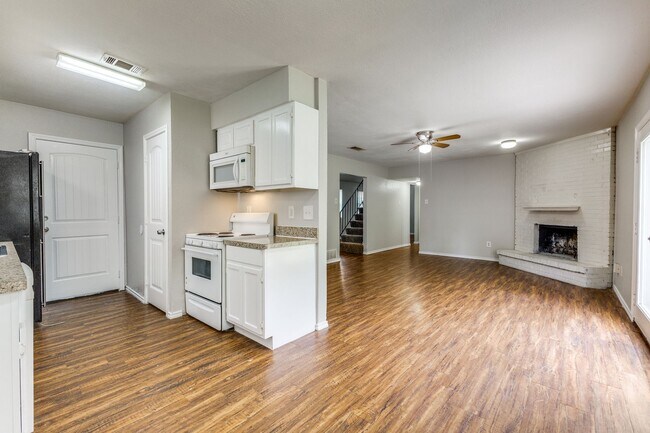 Foto del edificio - 12129 Spring Branch Dr