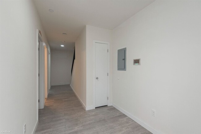 Foto del edificio - 4 br, 2 bath Duplex - 1815 W Master ST Unit A