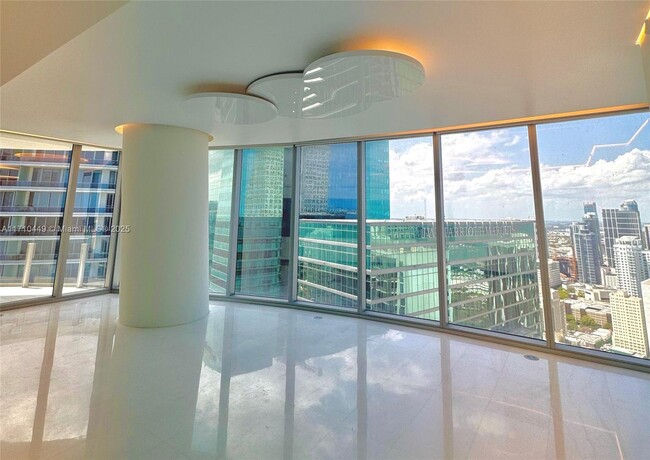 Building Photo - 300 Biscayne Blvd Way