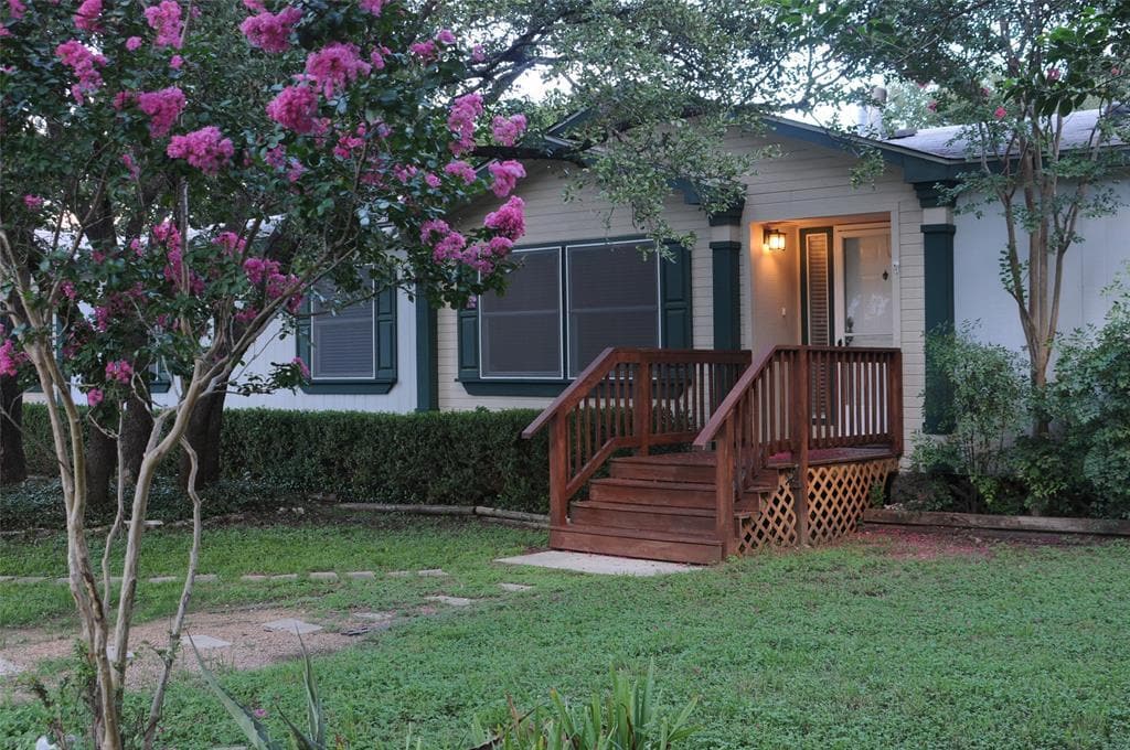 Primary Photo - 1301 Lipan Trail