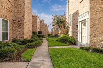 Building Photo - 600 Wilcrest Dr