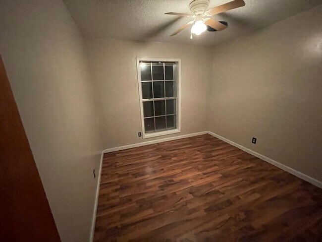 Building Photo - 1408 Kimberly Dr