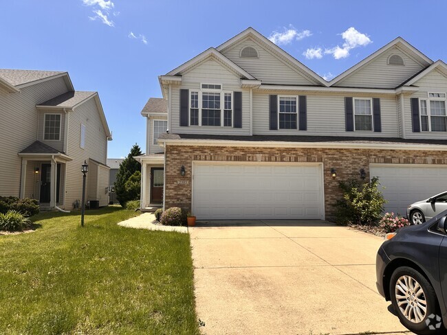 Building Photo - 2305 Blanche Ln