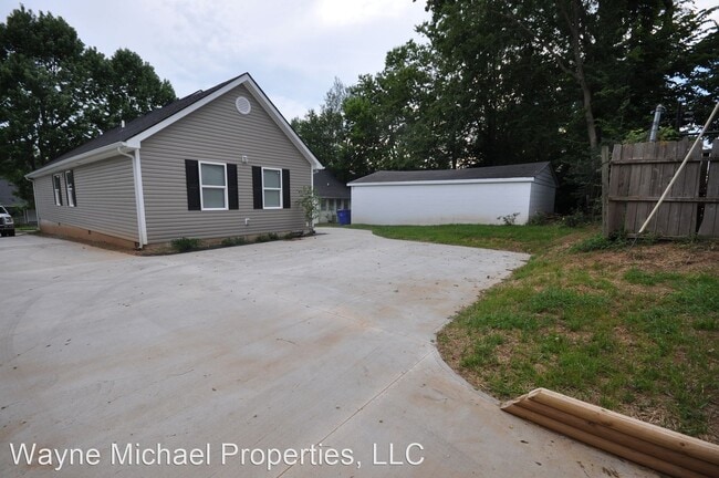 Building Photo - 5 br, 2 bath House - 611 Addison Ave
