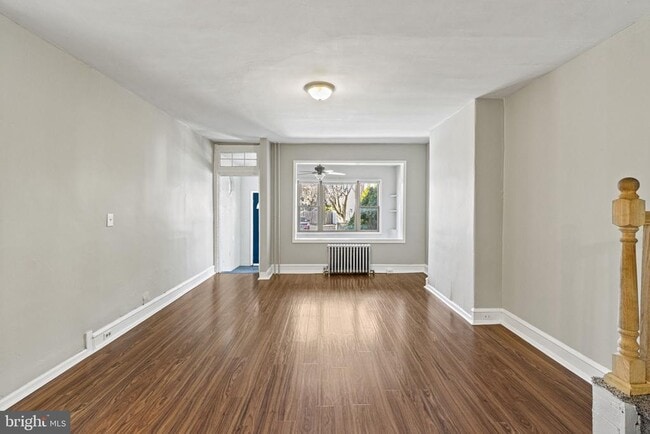 Building Photo - 307 Roxborough Ave