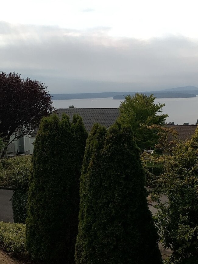 Building Photo - Large Lot with Sound and Mountain views - ...