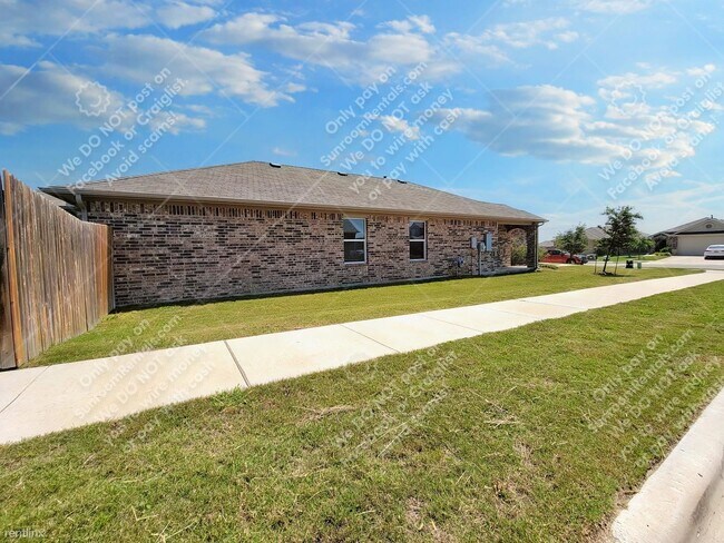 Building Photo - 3 br, 2 bath House - 1308 Fairhaven Gtwy
