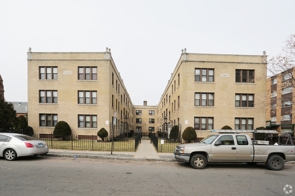 Building Photo - Sumner Apartments