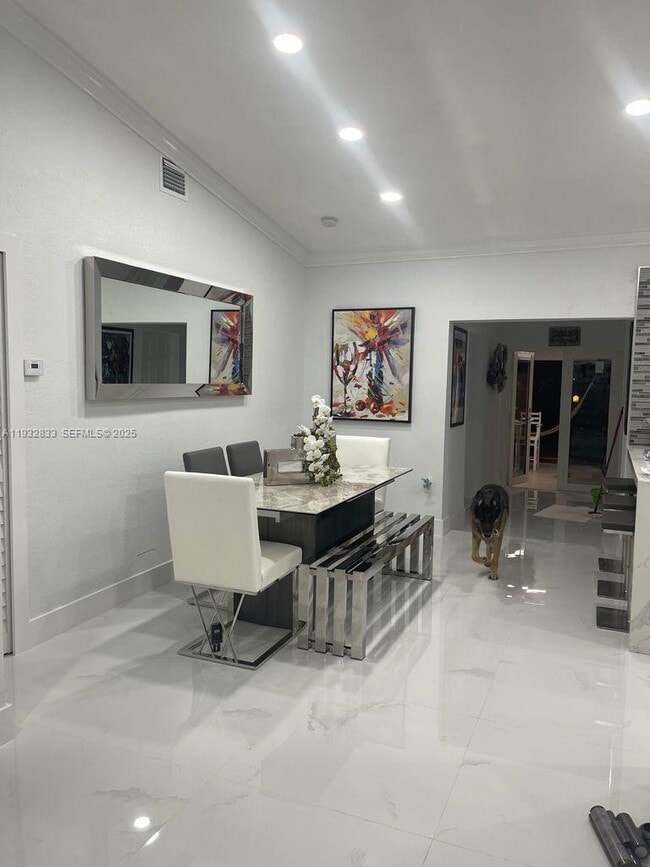 Foto del edificio - 5855 SW 128th Ct