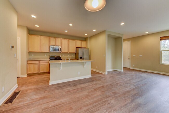Foto del edificio - Beautiful 3 bed Uptown Broomfield Townhome...