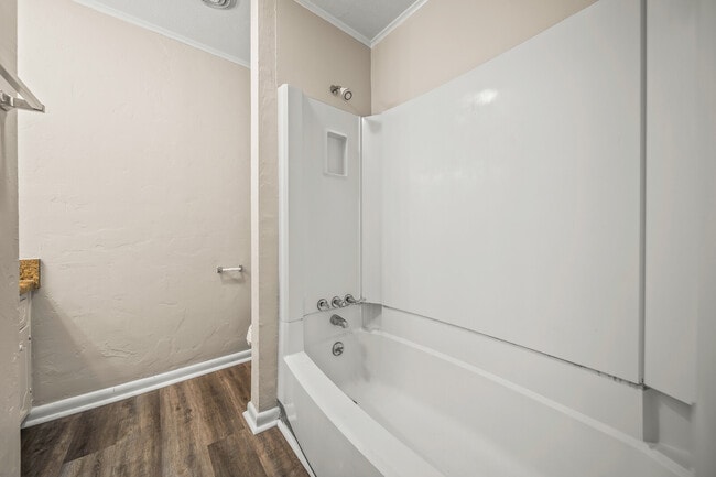Building Photo - 627 Rice Cir