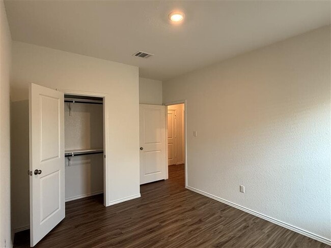 Building Photo - 904 Big Rocky Bend