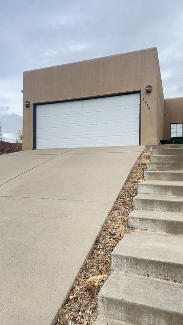 Building Photo - Beautiful 3 Bedroom Home 87402