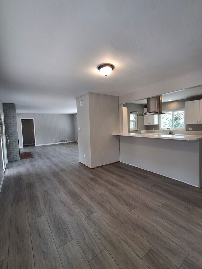 Foto del edificio - Great Home on a Large Lot! MUST SEE!!!