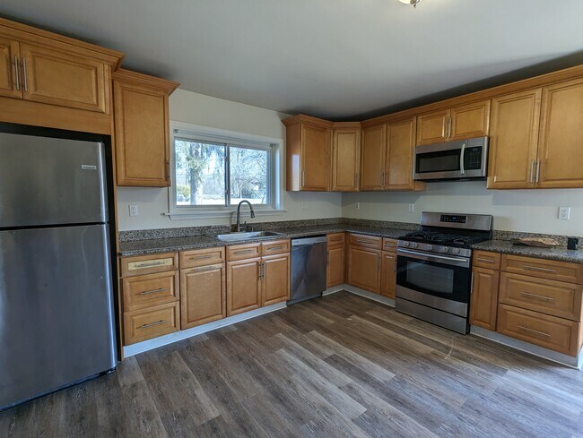 Building Photo - 337 Vail Rd