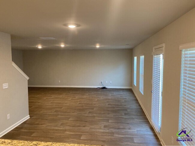 Foto del edificio - 119 River Birch Ln