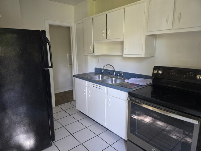 Kitchen - 43 W 41st St