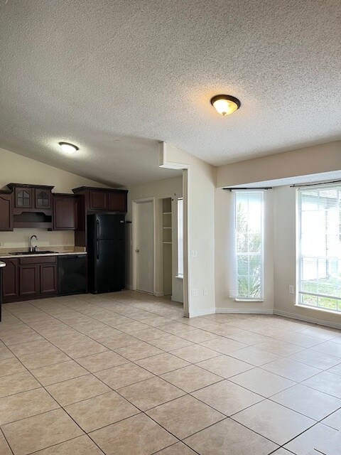 Foto del edificio - 1077 Shady Hollow Dr