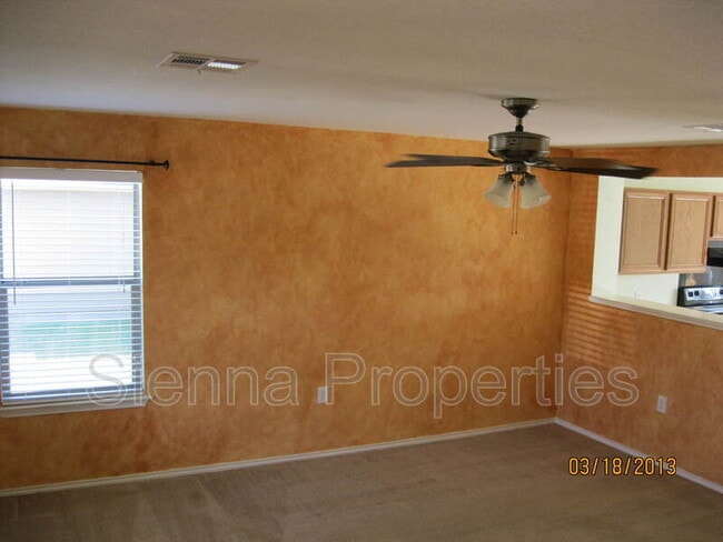 Building Photo - 5705 Viewpoint Dr