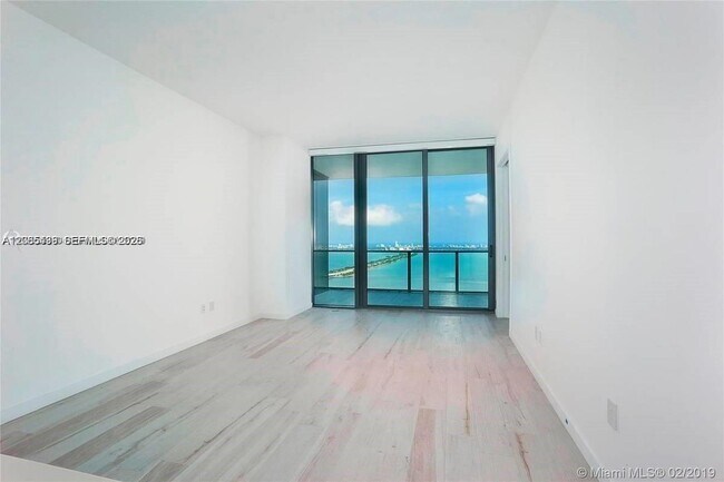 Foto del edificio - 480 NE 31st St
