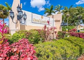 Foto del edificio - 8225 Lake Dr
