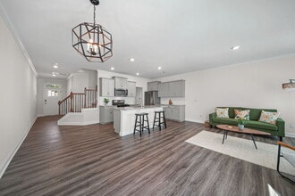 Building Photo - 724 Little Bluestem Dr