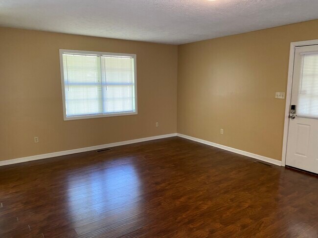 Building Photo - 27 Millsap Dr
