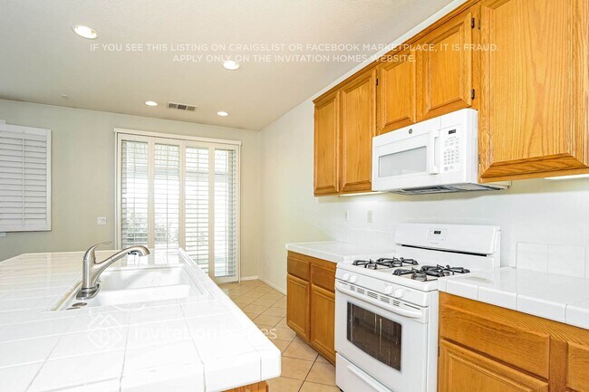 Foto del edificio - 4551 Jade Ct