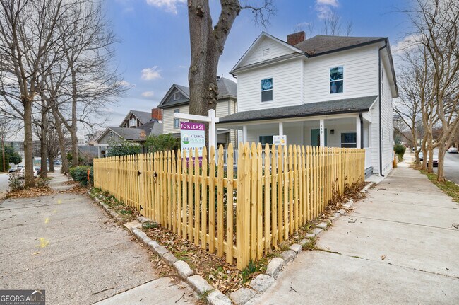 Foto del edificio - 559 Angier Ave NE