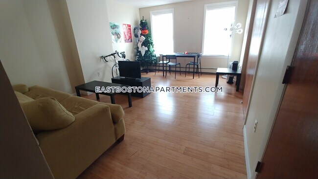 Building Photo - 27 Eutaw St