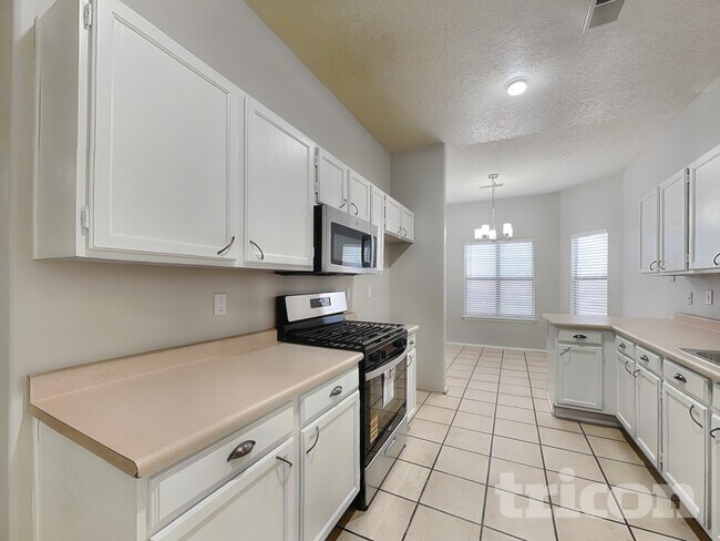 Foto del edificio - 6401 Prairie Sage Dr NW