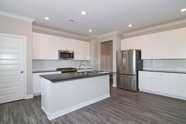 Building Photo - Beautiful Home in Westfield