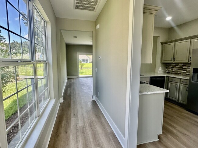 Building Photo - Gorgeous Renovated Two Bedroom Home in Sun City!