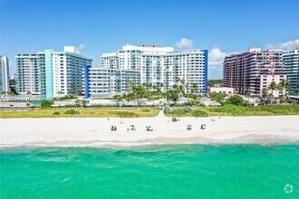 Building Photo - 5161 Collins Ave