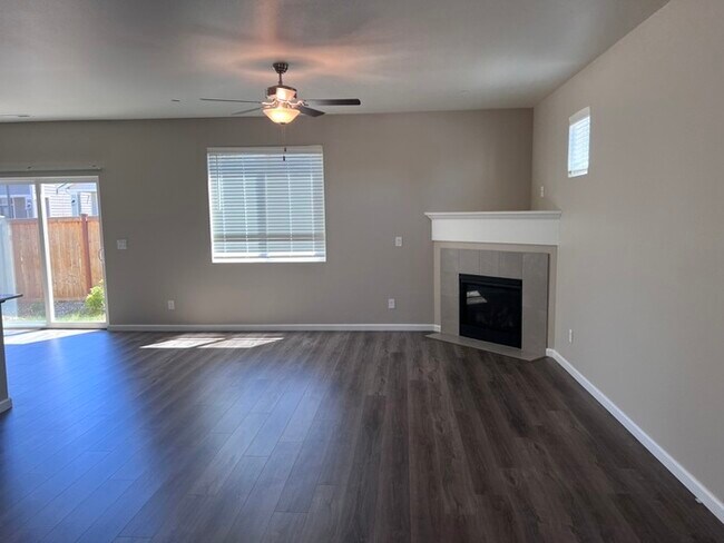 Foto del edificio - 4750 Driftwood Street, Bremerton, WA, 98312