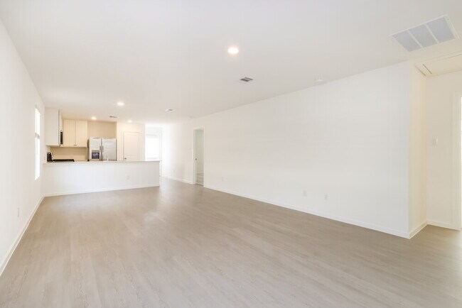 Foto del edificio - 325 Woodland Hills Dr