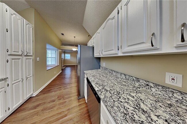 Foto del edificio - 3553 Hogan Dr NW