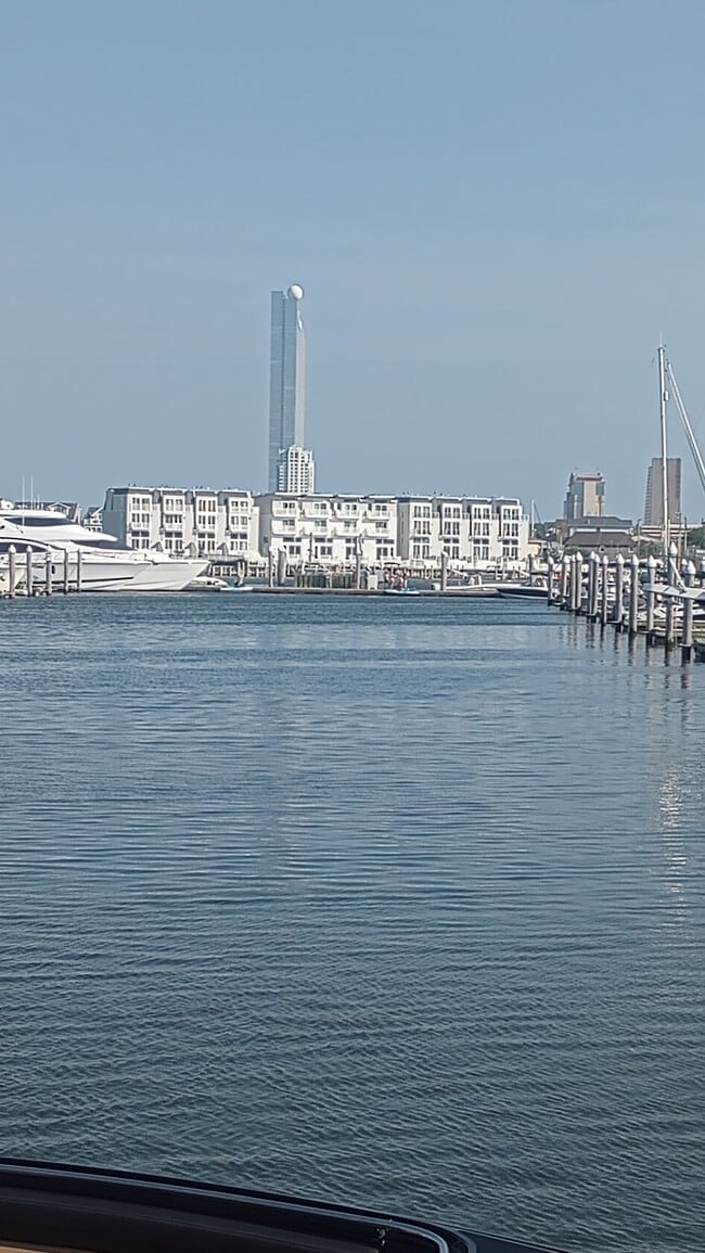 Building Photo - 3600 N Ocean Dr