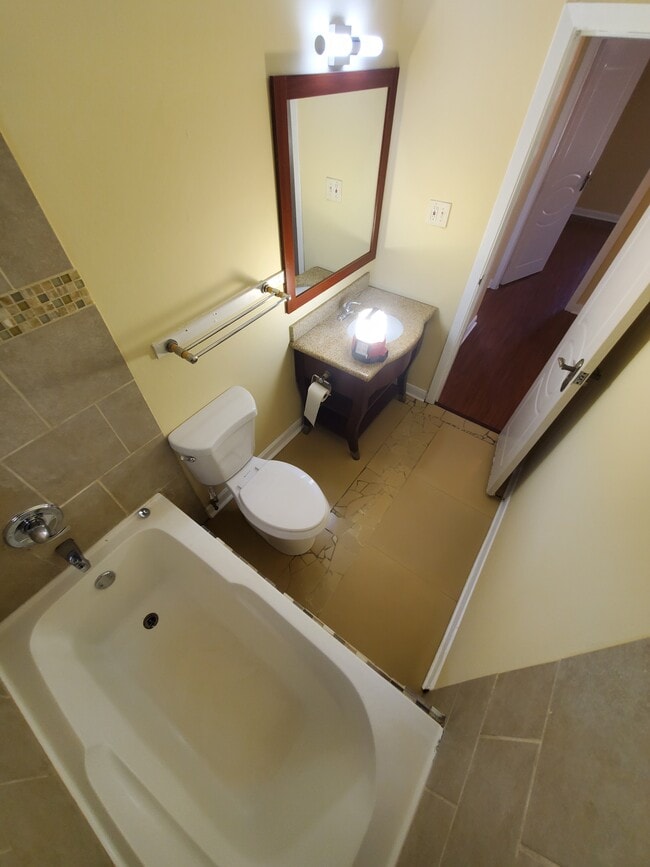 Building Photo - Casa Bonita Apartments