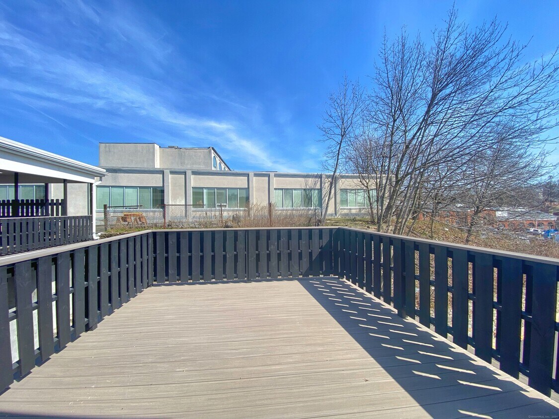 32 Main St Unit 302, Norwalk, CT 06851 Room for Rent in Norwalk, CT