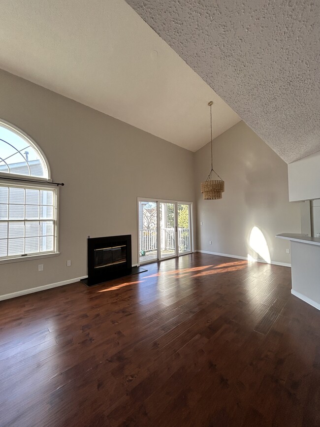 Building Photo - 732 Edpas Rd
