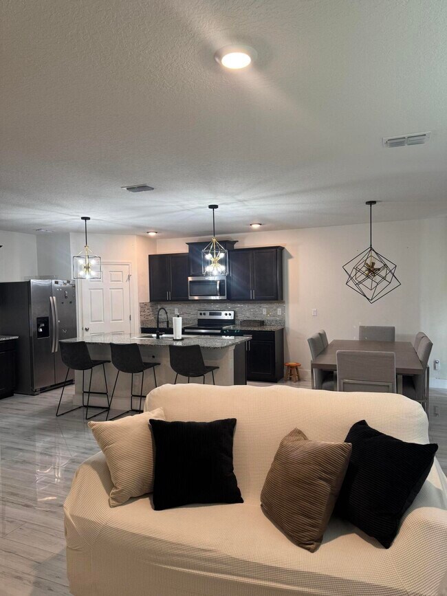 Foto del edificio - 6455 NW Castlebrook Ave