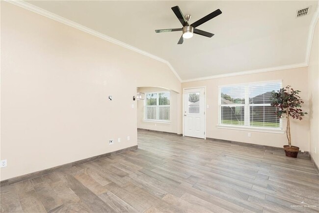Foto del edificio - 2305 E 19th St