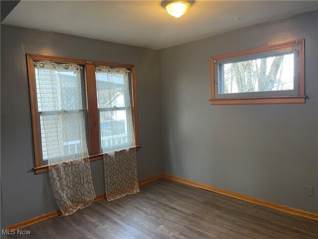 Building Photo - 651 Sanford Ave