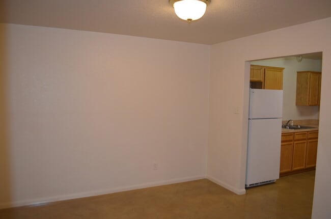 Building Photo - 940 Ramblewood St