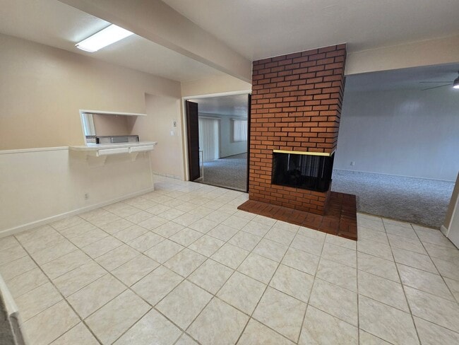 Building Photo - 517 Ribier Ave