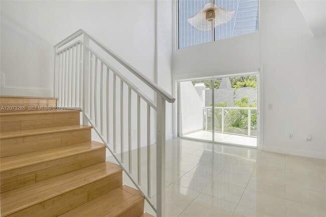 Building Photo - 1528 Brickell Ave
