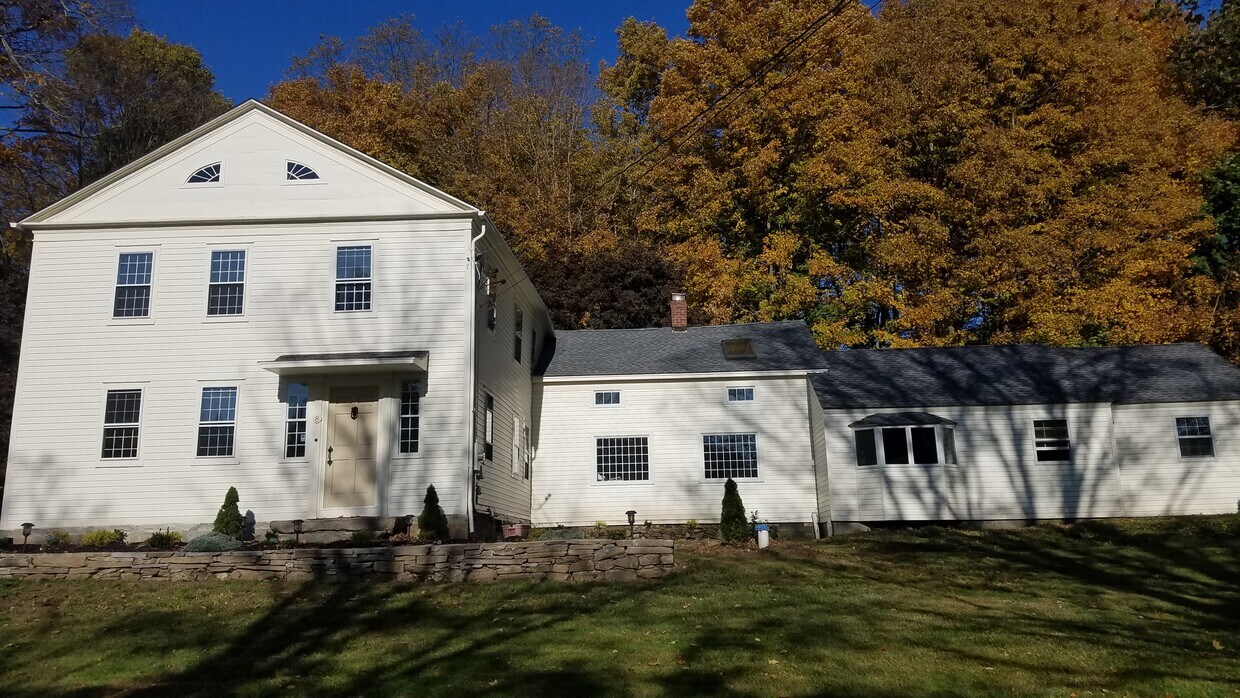 8 Southbury Rd, Roxbury, CT 06783 House Rental in Roxbury, CT